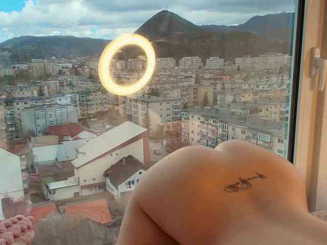 EmilyxJames Live Webcam on BongaCams