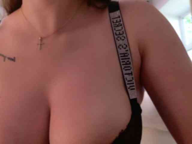 EmilyxJames webcam