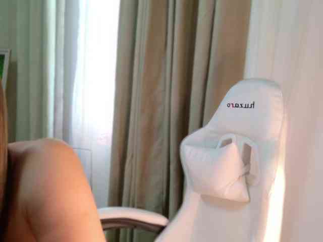 EmilyxJames webcam