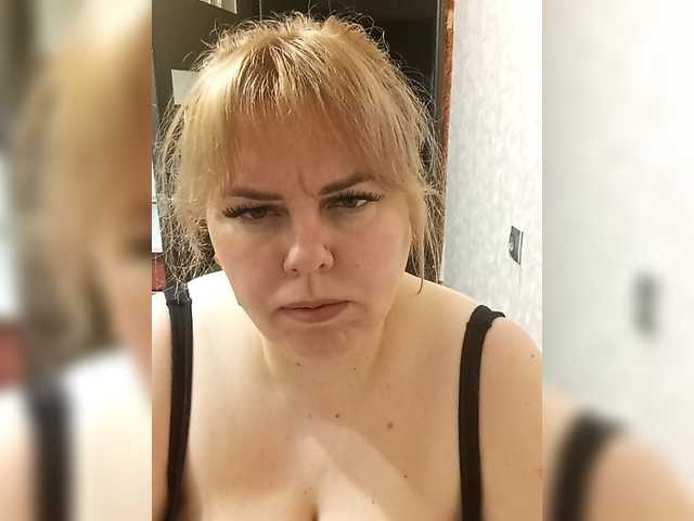 EVA2311's BongaCams show and profile