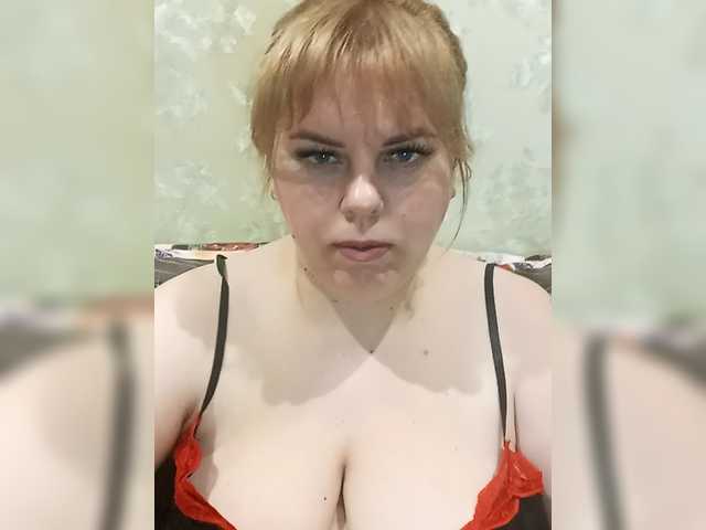 EVA2311's BongaCams show and profile