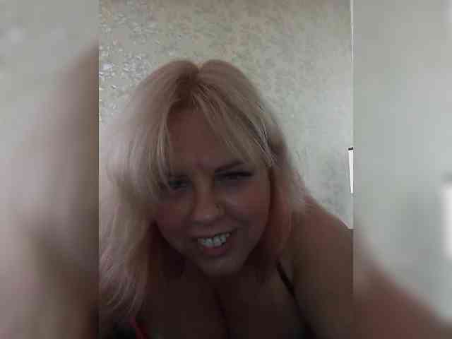 blondy_girl1499 webcam