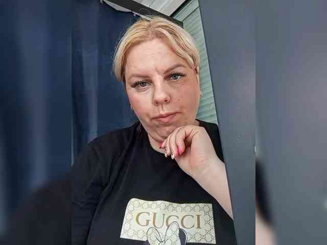 blondy_girl1499 webcam