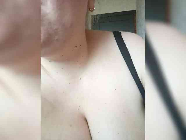 blondy_girl1499 webcam