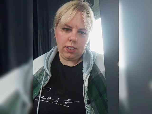 blondy_girl1499 webcam