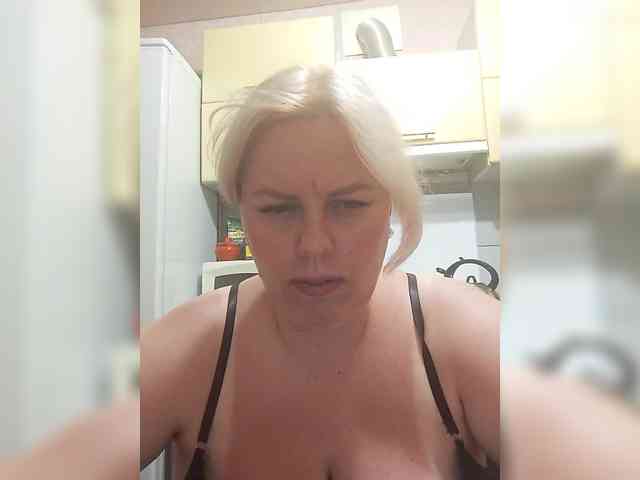blondy_girl1499 webcam