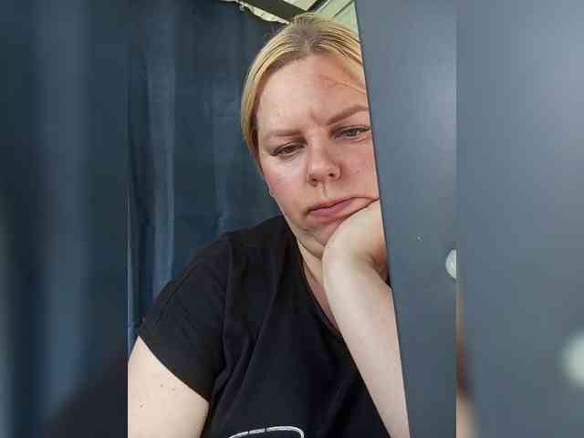 blondy_girl1499 webcam