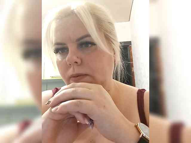 blondy_girl1499 webcam