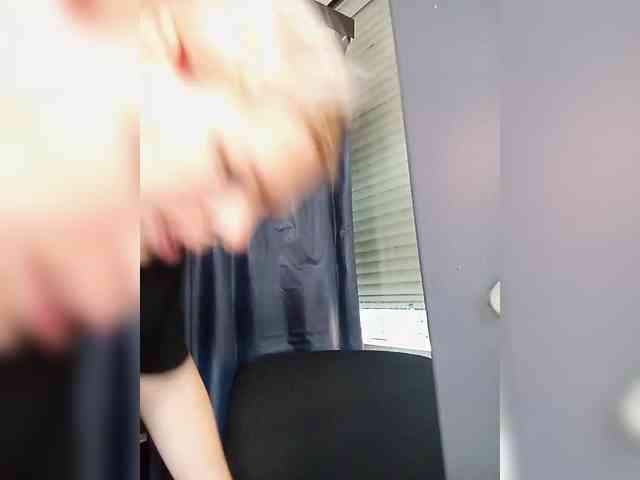 blondy_girl1499 webcam