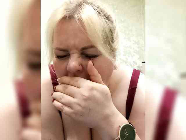 blondy_girl1499 webcam