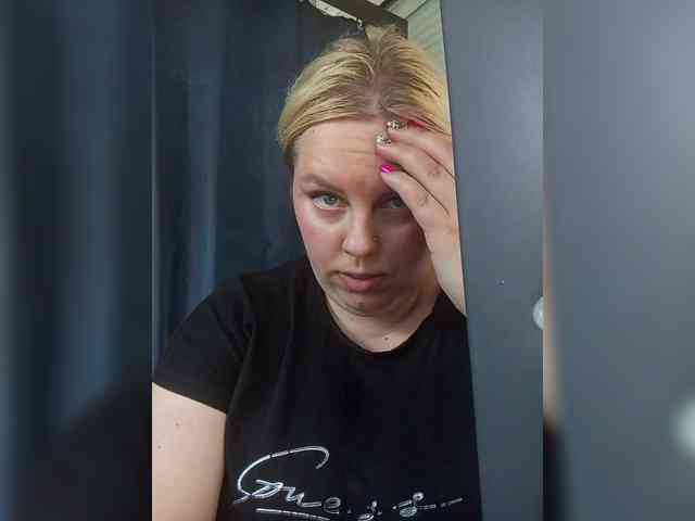 blondy_girl1499 webcam