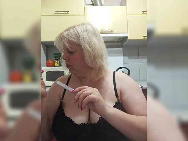 blondy_girl1499 webcam