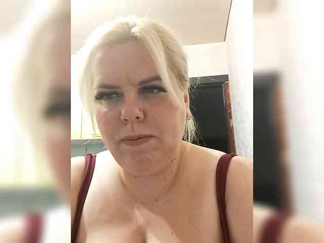 blondy_girl1499 webcam