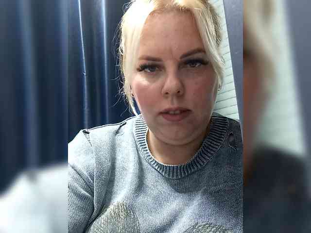 blondy_girl1499 webcam