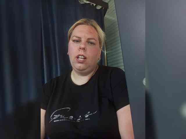 blondy_girl1499 webcam