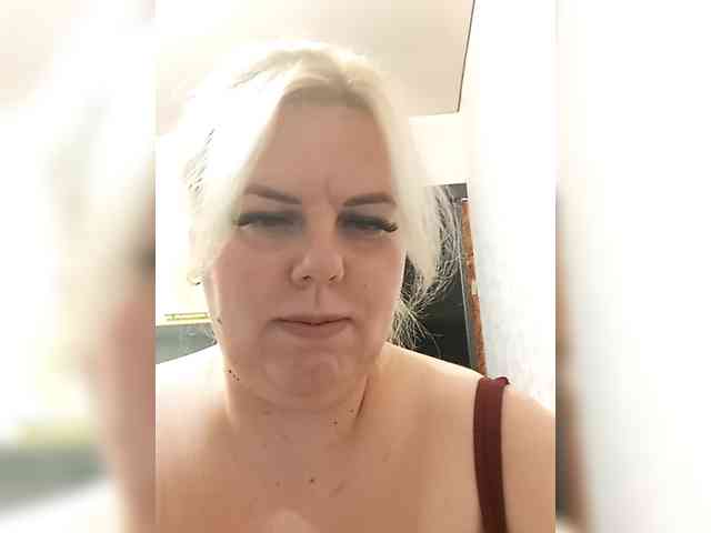 blondy_girl1499 webcam