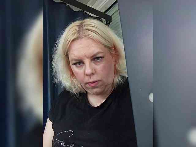 blondy_girl1499 webcam