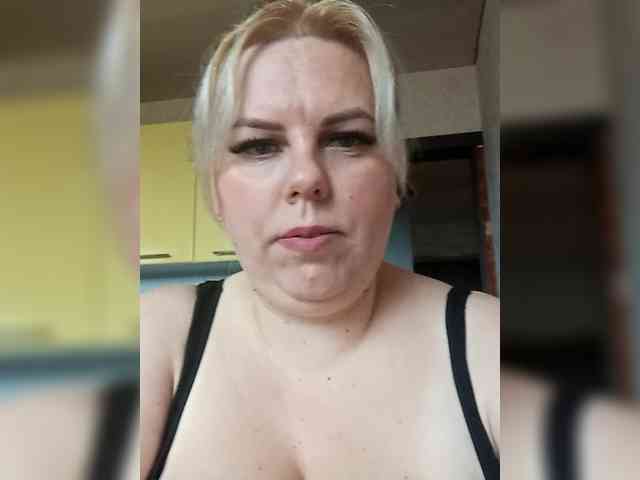 blondy_girl1499 webcam