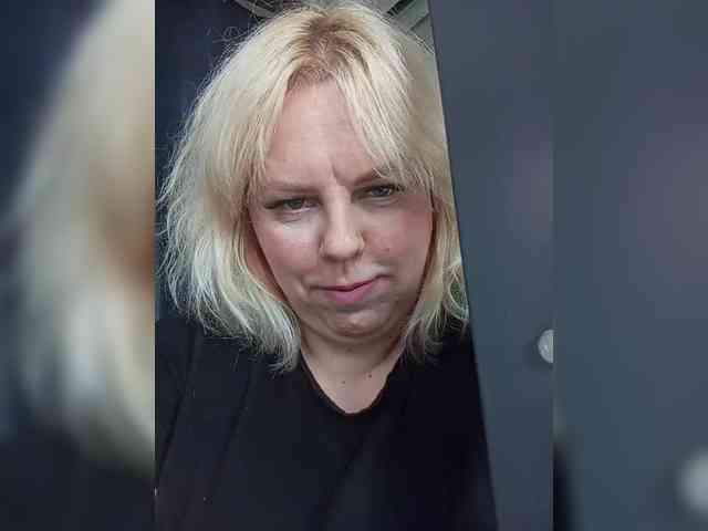 blondy_girl1499 webcam