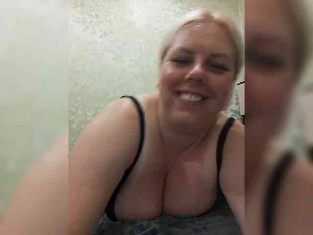 blondy_girl1499 webcam