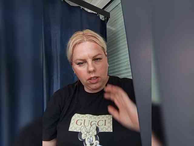 blondy_girl1499 webcam