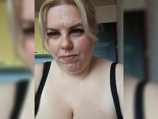 blondy_girl1499 webcam