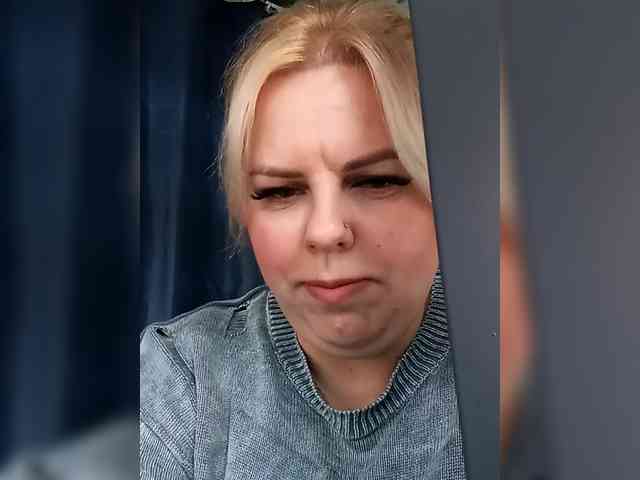 blondy_girl1499 webcam
