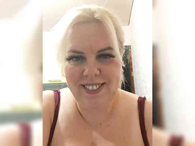 blondy_girl1499 webcam