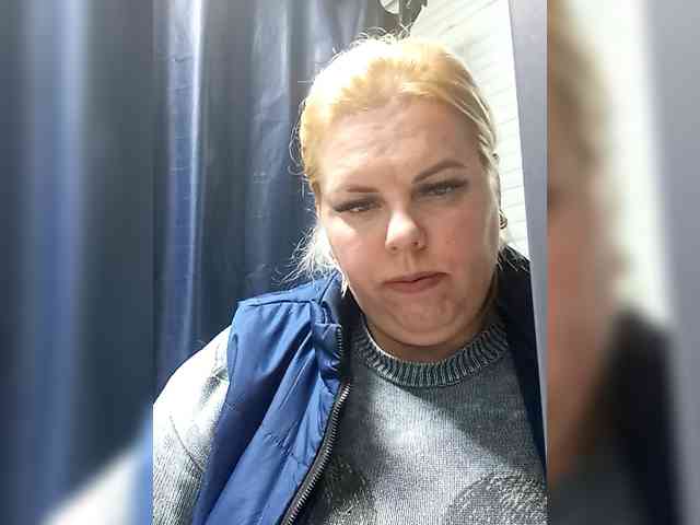 blondy_girl1499 webcam