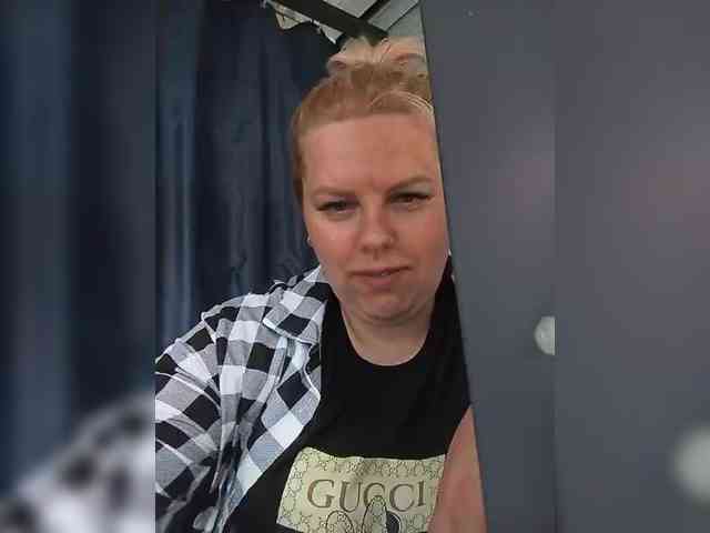 blondy_girl1499 webcam