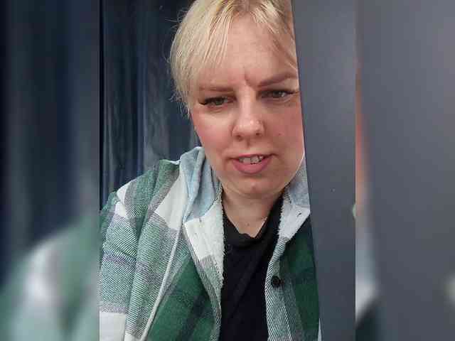 blondy_girl1499 webcam