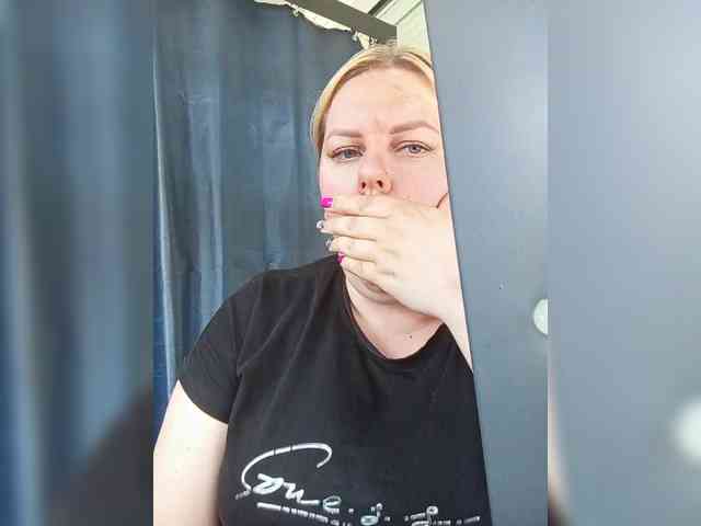 blondy_girl1499 webcam