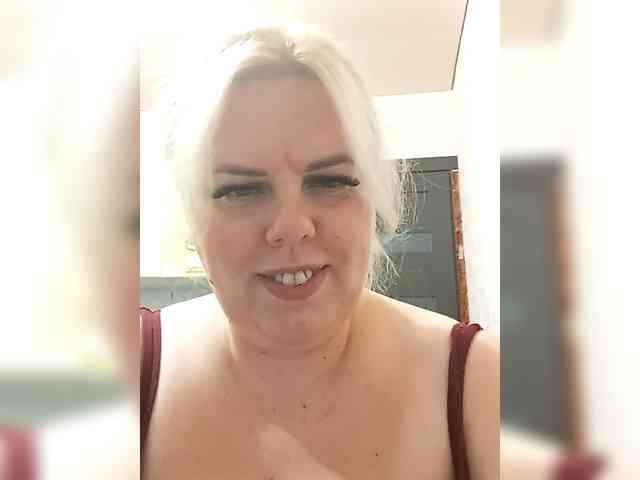 blondy_girl1499 webcam