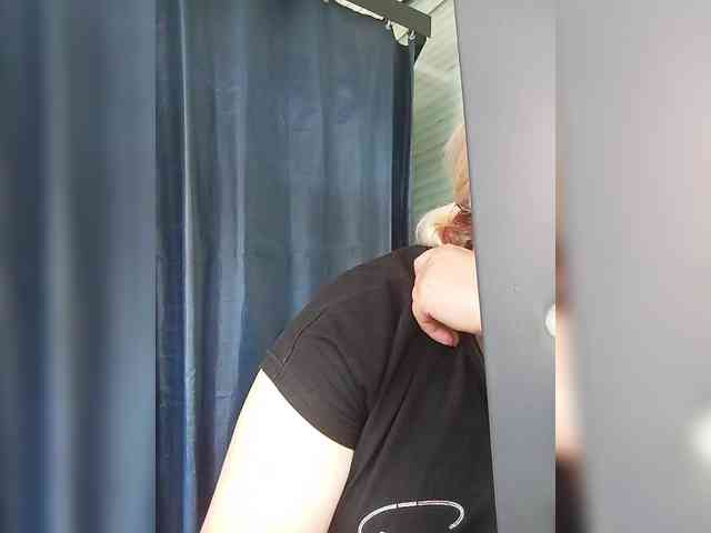 blondy_girl1499 webcam