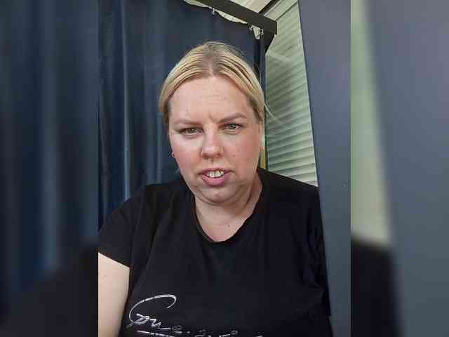 blondy_girl1499 webcam