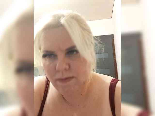 blondy_girl1499 webcam
