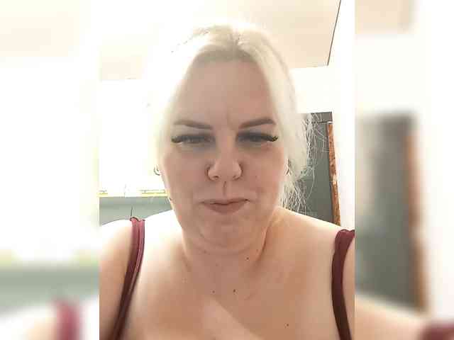 blondy_girl1499 webcam