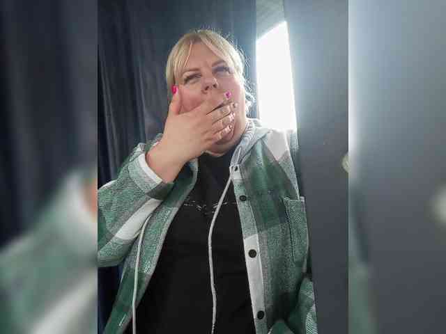 blondy_girl1499 webcam