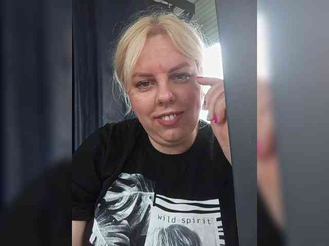 Anna1499 webcam