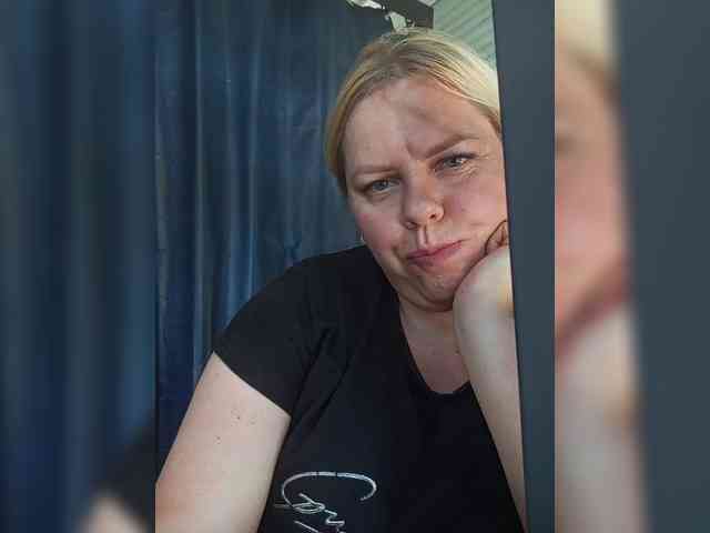 blondy_girl1499 webcam