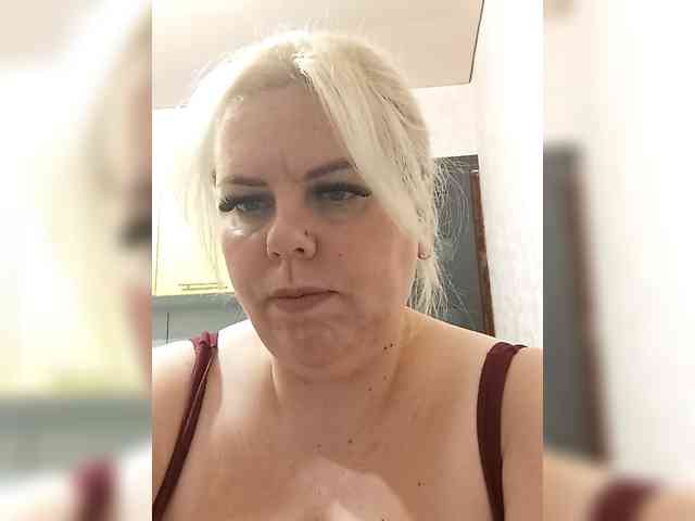blondy_girl1499 webcam