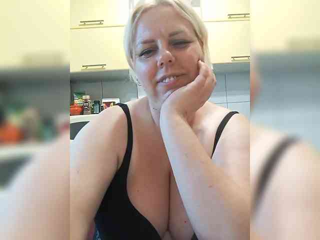 blondy_girl1499 webcam