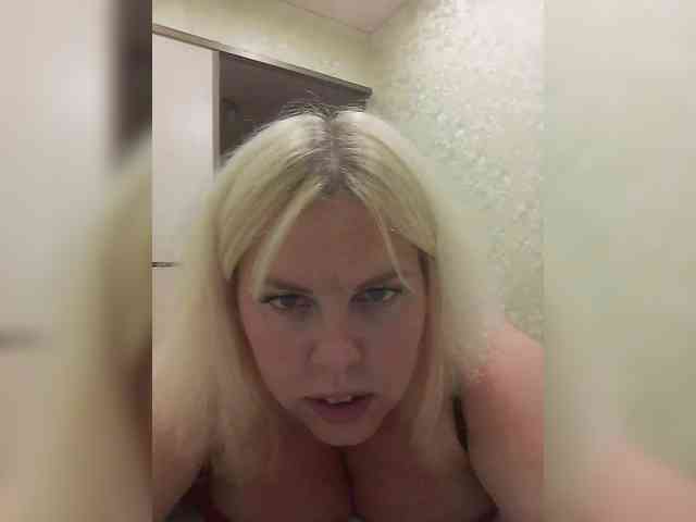 blondy_girl1499 webcam