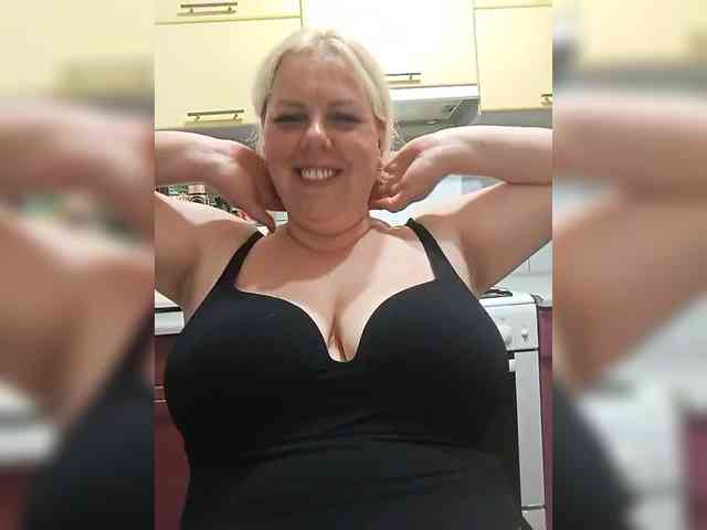 blondy_girl1499 webcam
