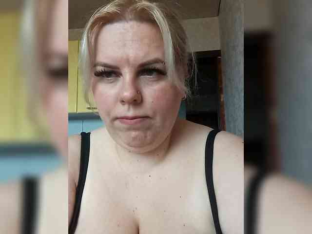 blondy_girl1499 webcam