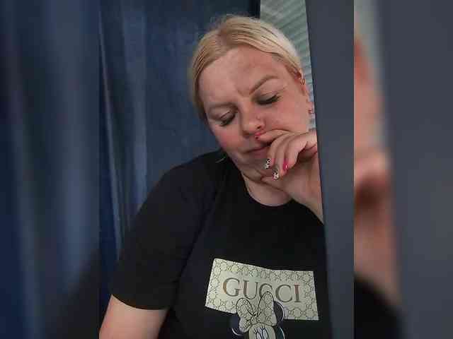 blondy_girl1499 webcam