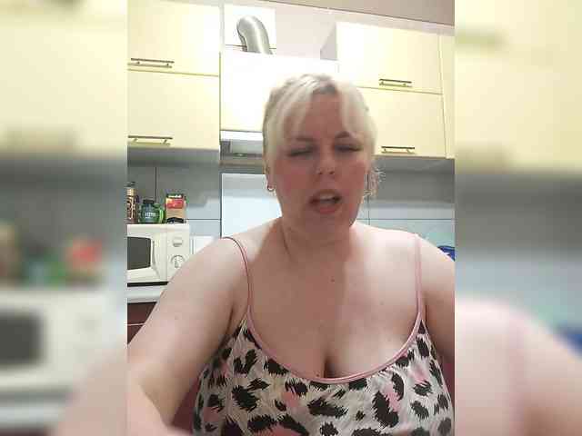 blondy_girl1499 webcam