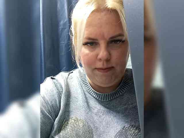 blondy_girl1499 webcam