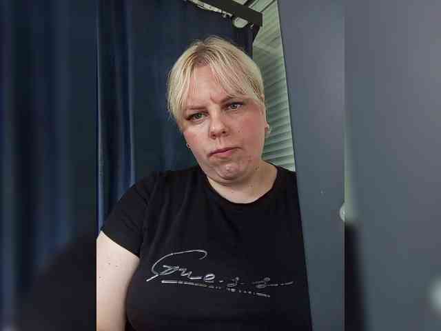 blondy_girl1499 webcam