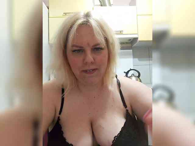 blondy_girl1499 webcam